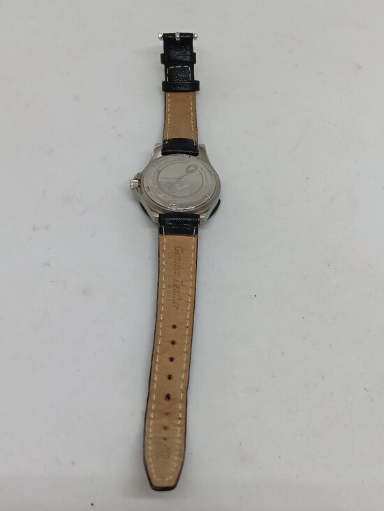 VINTAGE 1990s Freestyle Betty Shark X77601 Women\'s 30mm Quartz Day / Date Watch